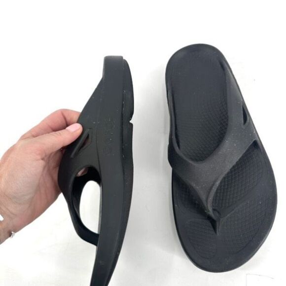OOFOS OOriginal Flip Flop Men’s 10 Women 12 Sandals Comfort Recovery Shoes Black - Picture 6 of 8